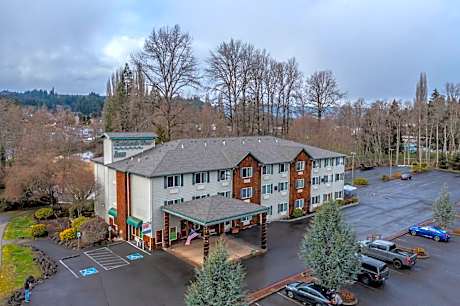Clatskanie River Inn