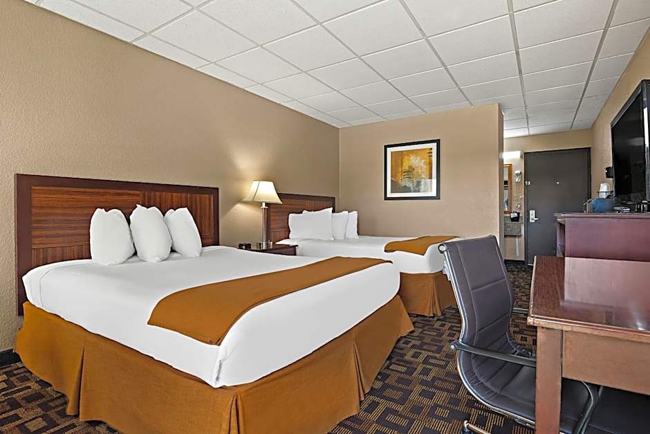 Rodeway Inn McPherson East