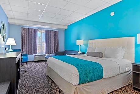 Deluxe Family Suite with One King Bed, One Bunk Bed and Sofa Bed - Non-Smoking
