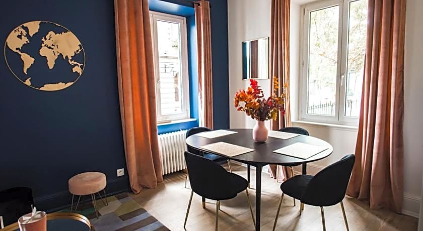 Théâtre Sinne Luxury Apartment