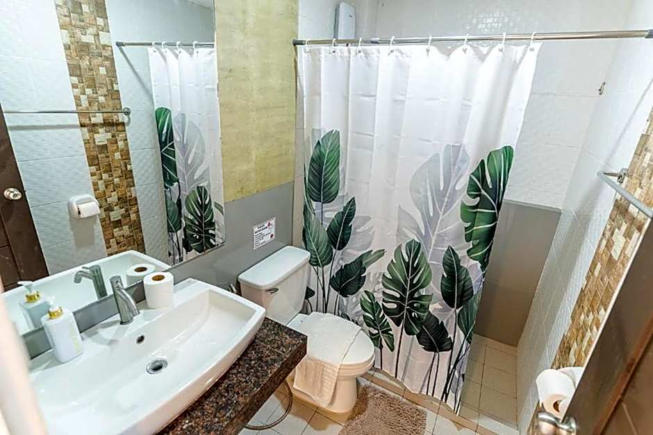 Spotlight Hotel near Hundred Islands Wharf