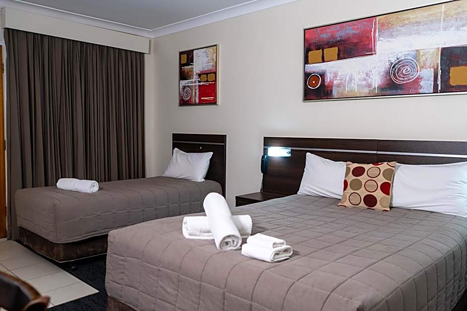 Golden West Motor Inn