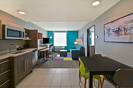 1King Hearing Accessible Suite Nonsmoking