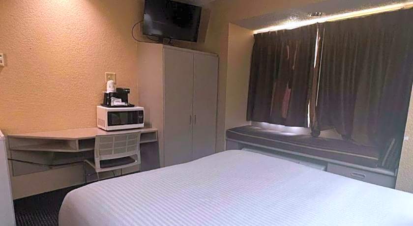 Microtel Inn & Suites By Wyndham Houston