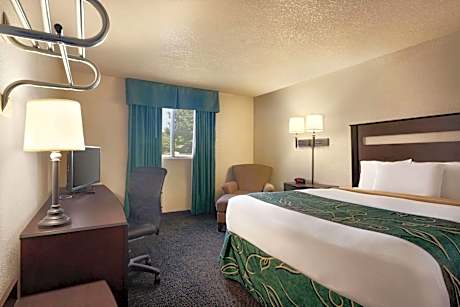 Queen Room - Mobility Access/Non-Smoking