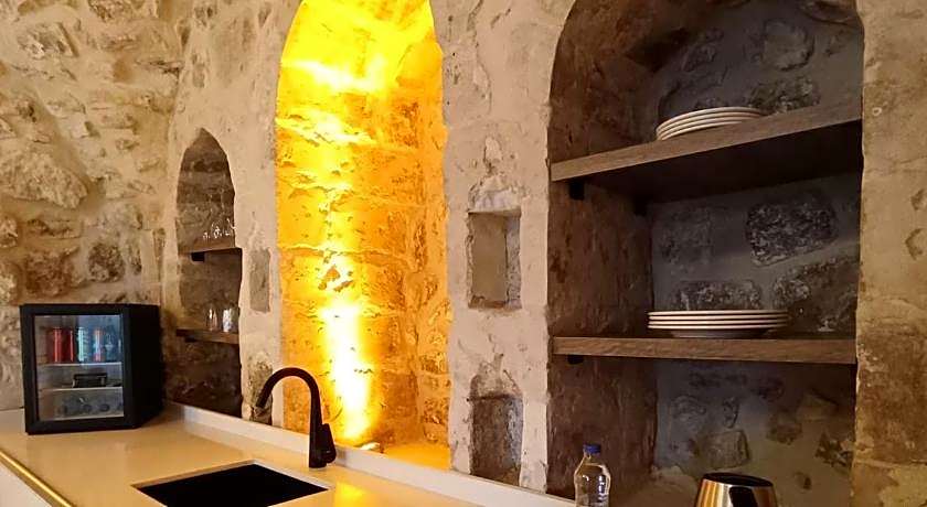 TUĞMANER  Small House AJAR