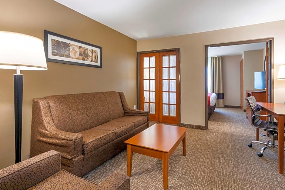 Comfort Suites Dallas Park Central