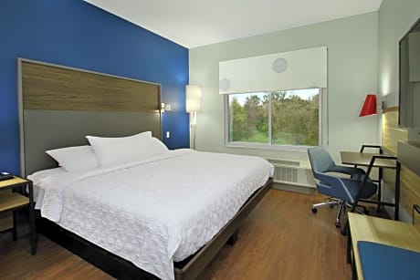 1 King Bed