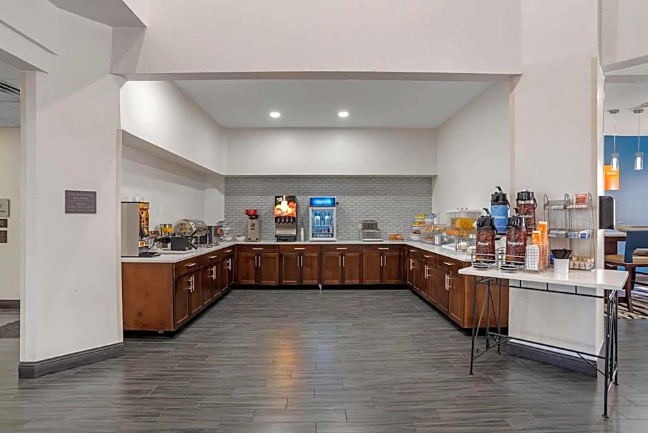 Comfort Suites Hattiesburg near University