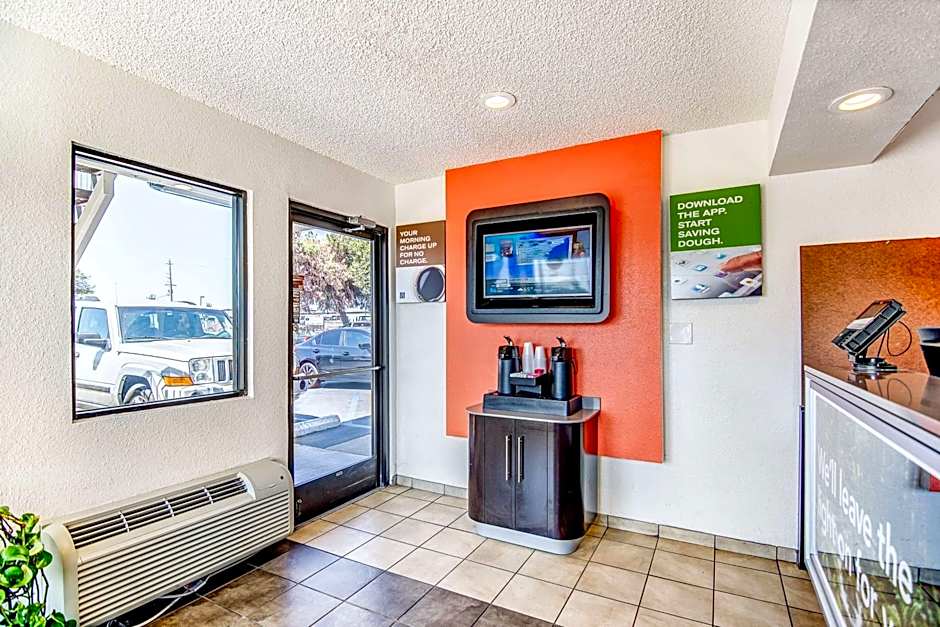 Motel 6-Stockton, CA - Charter Way West