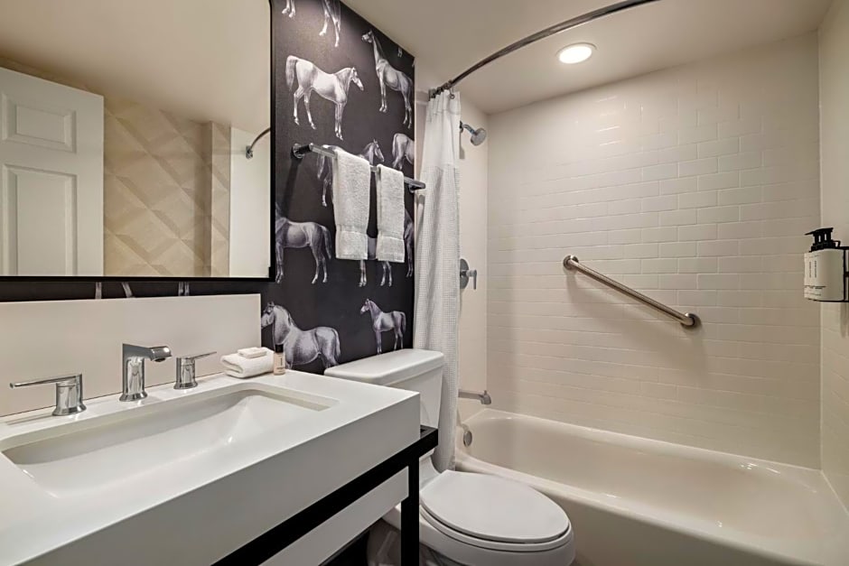 Crowne Plaza Louisville Airport Expo Ctr By IHG
