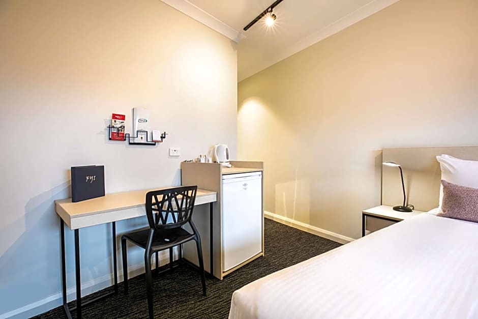 Nightcap at Hendon Hotel