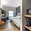 Comfort Inn & Suites Newark Liberty International Airport