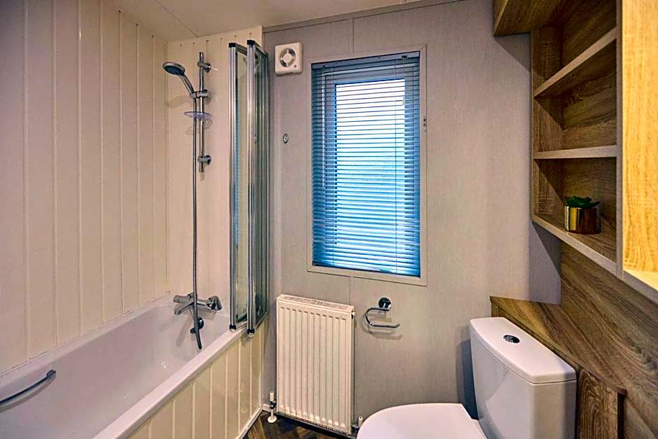 The Haven Lodge with Hot Tub