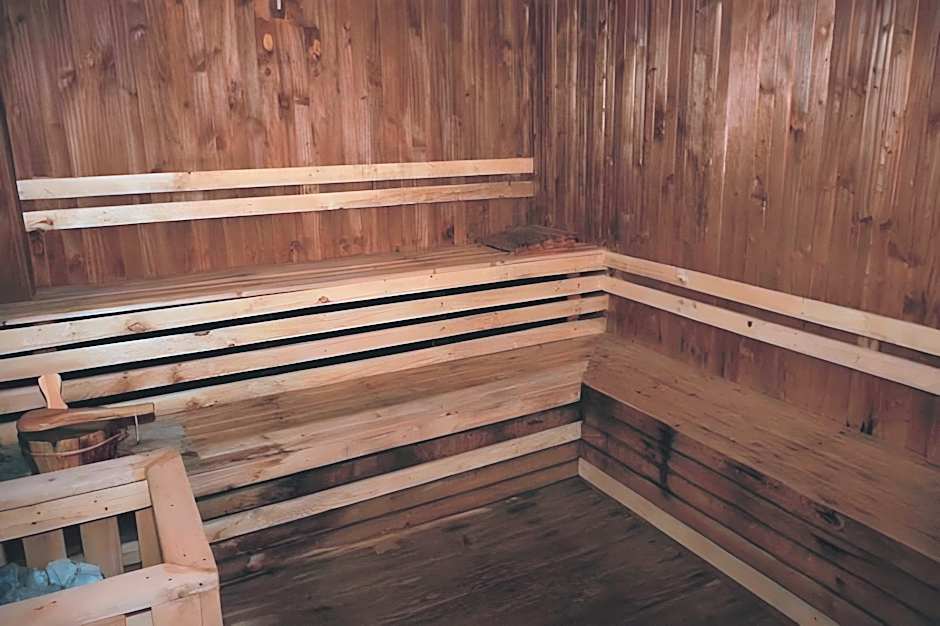  Asuka Hotel MM2100 Industrial Town