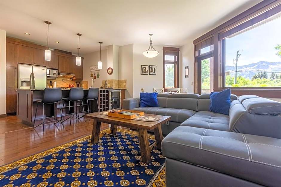 Luxurious 901 Condos by Fernie Central Reservations