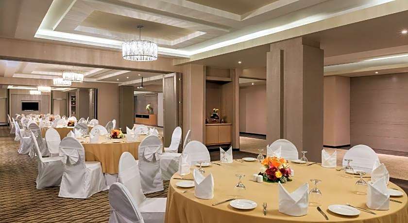 Ramada Hotel & Suites by Wyndham Amwaj Islands Manama