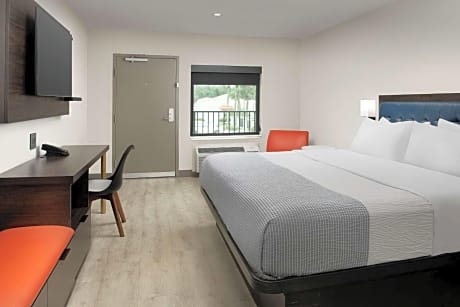 1 King Bed, Nonsmoking