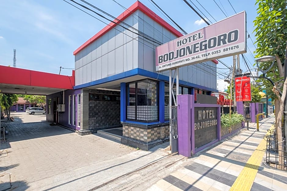RedDoorz near Bojonegoro Train Station