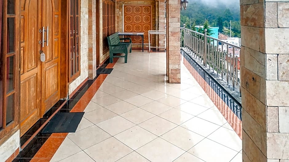 Villa Al Barokah Syariah Family Mitra RedDoorz near Sarangan Lake