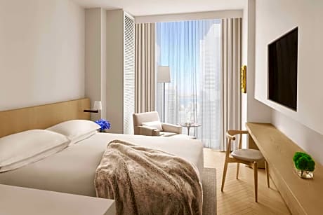 Superior King Room with Times Square View 