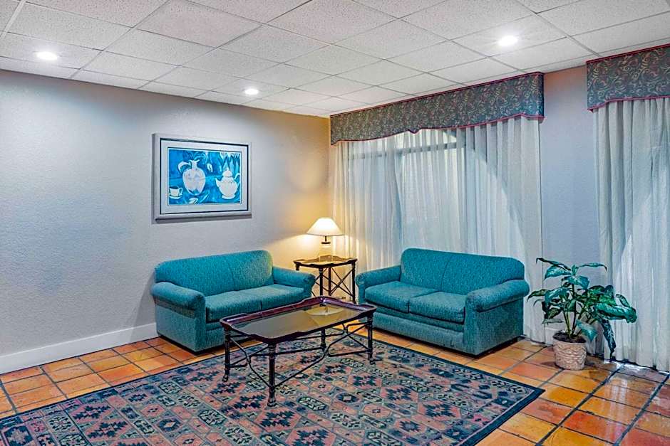 Days Inn by Wyndham Del Rio