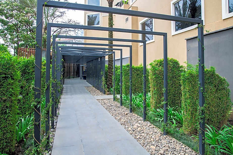 Sankara Nairobi, Autograph Collection