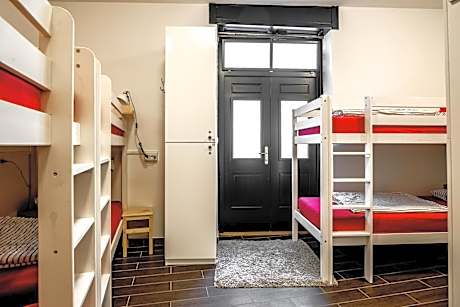 Bunk Bed in 8-Bed Mixed Dormitory Room