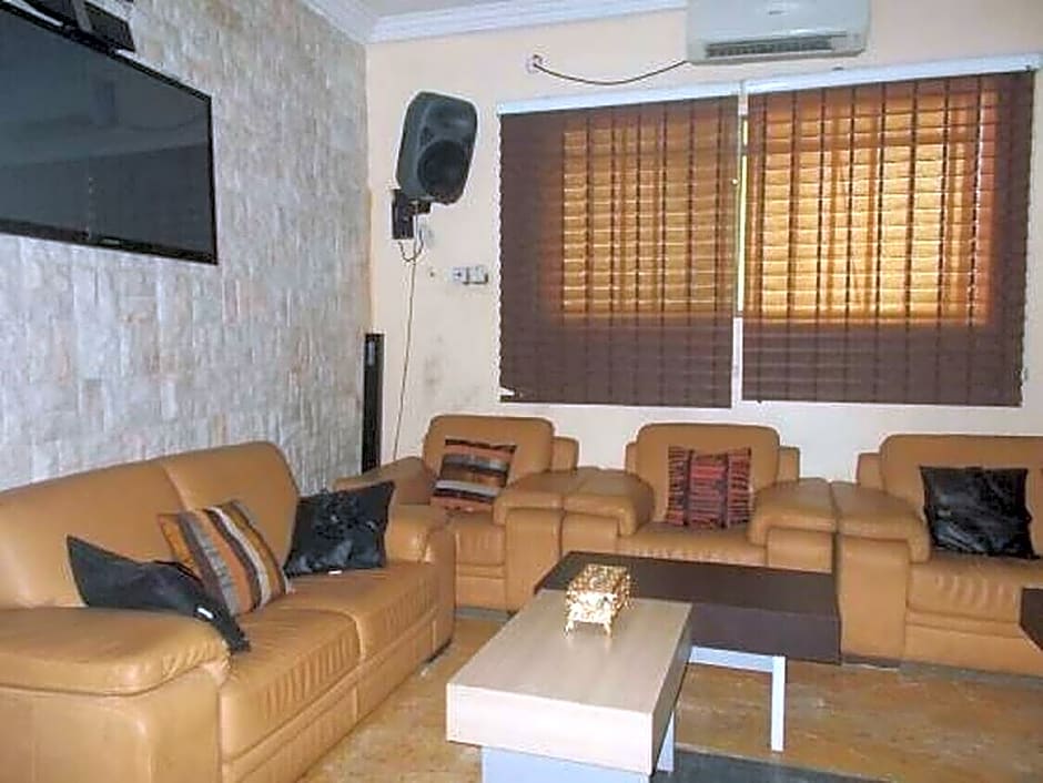 Beverly Heels Hotels