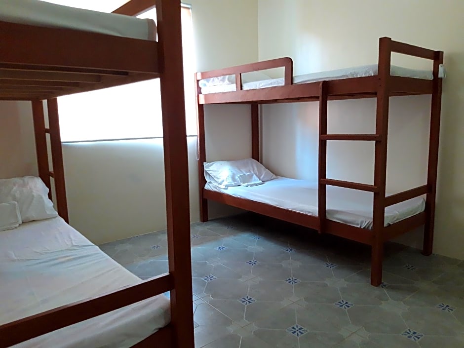 Foto 1 di 6 di Standard Bunk Bed