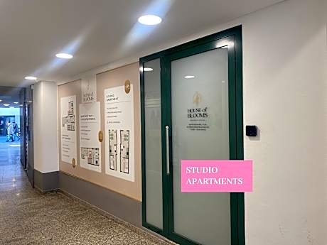 Deluxe Studio
