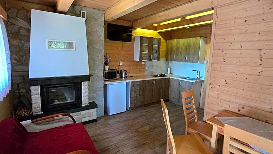 Jaworina- Apartamenty, Domki i Pokoje