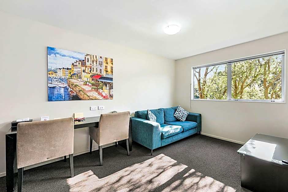 Quality Suites Amore