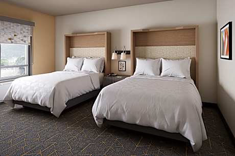 2 Queen Suite