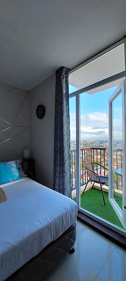 Quayside Condo near Airport