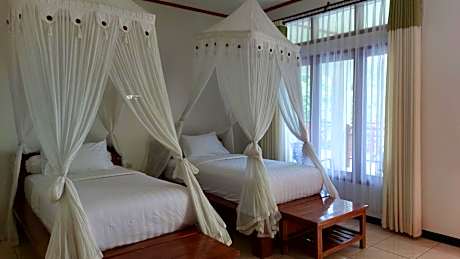 Twin Room with Balcony