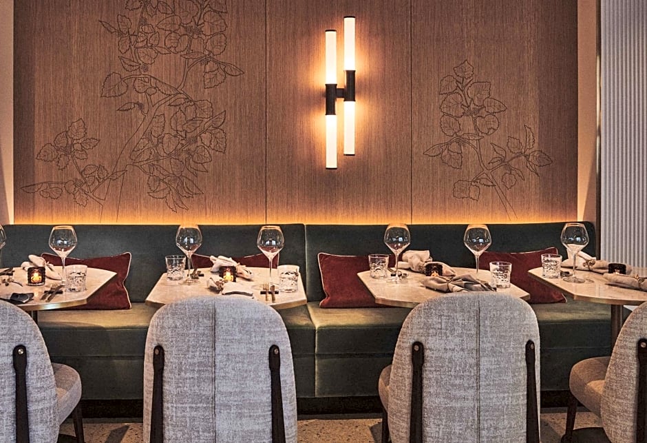 Small Luxury Hotel Ambassador a l'Opera