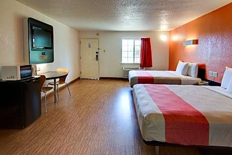 2 Queen Beds | Mobility Accessible Tub Nsmk