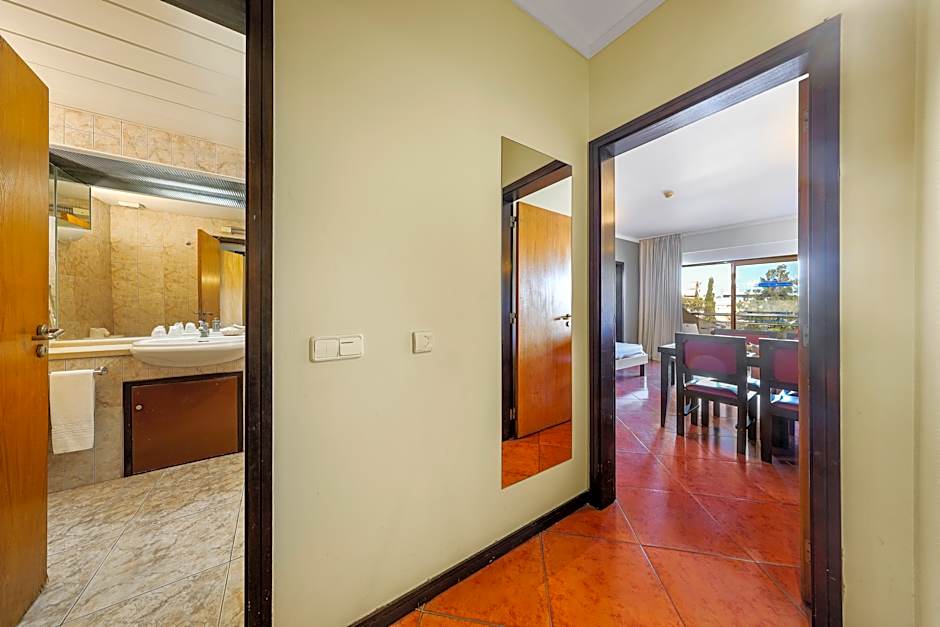 Photo 1 of 19 of 2 Bedroom Apartment, Avenue View