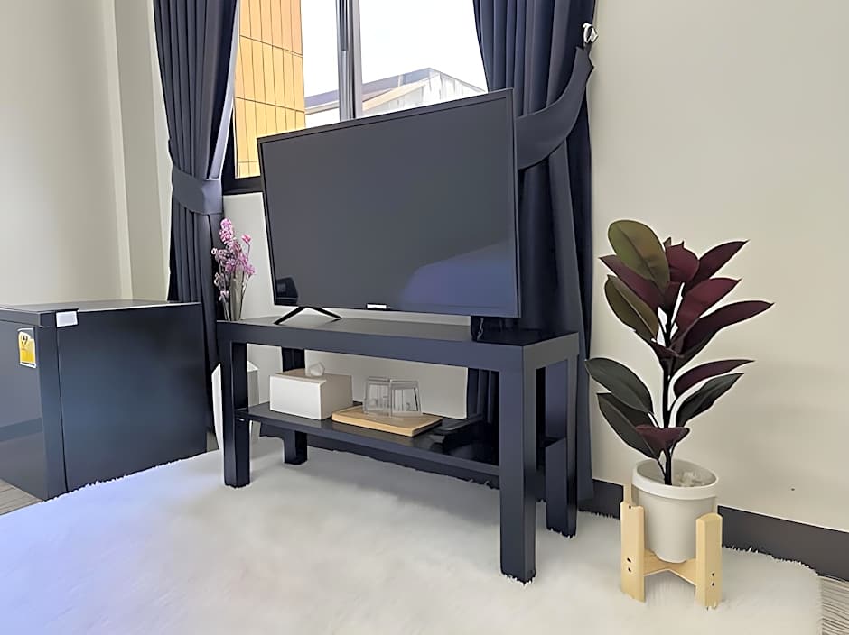 Montana Hotel & Hostel Phuket