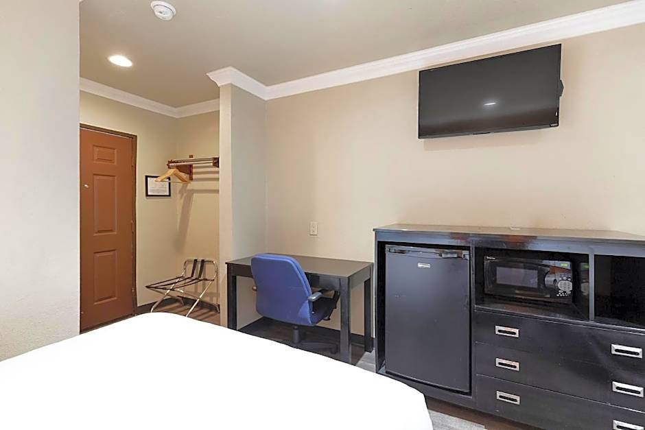 Le Blanc Inn & Suites