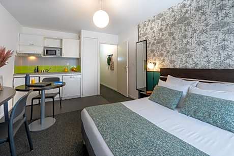 Studio with Double Bed (2 Adults)