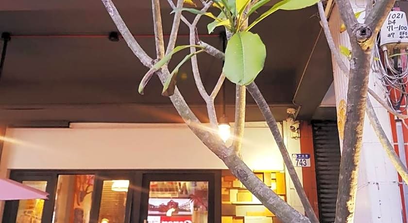 角舍背包客棧 -近火車站