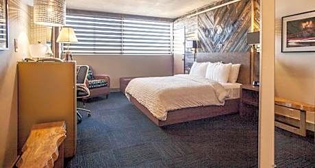 1 King Bed, Non-Smoking, Flat Screen Television, Coffee Maker, Hairdryer, Iron And Ironing Board, Wi