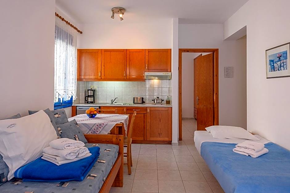 Finikas Studios & Apartments - Kalamaki Holidays