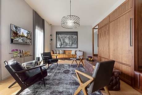 Superior King Suite