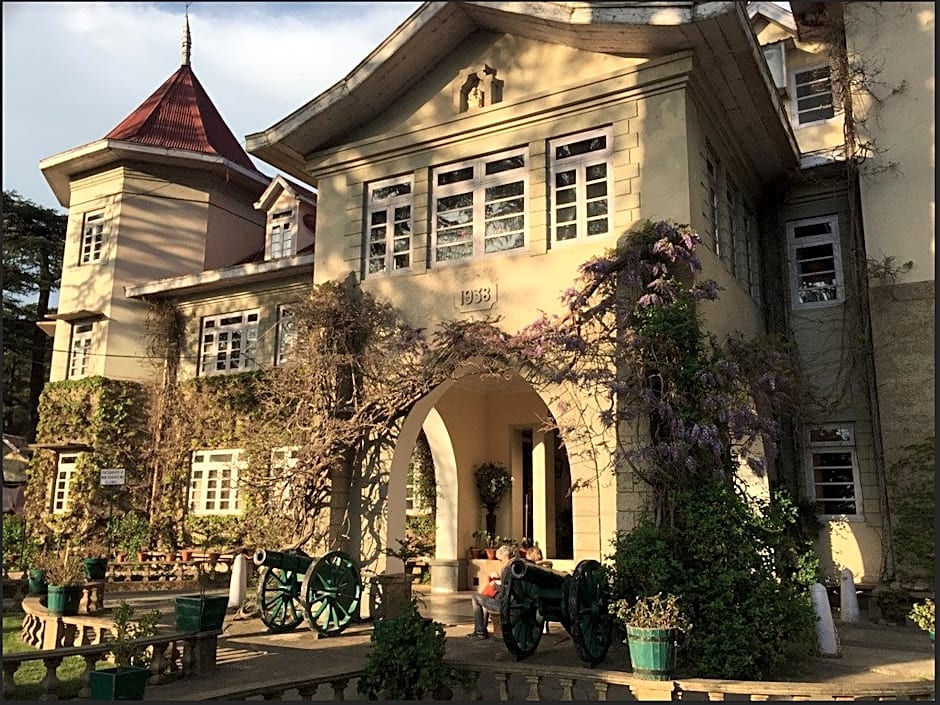 Woodville Palace by Signum