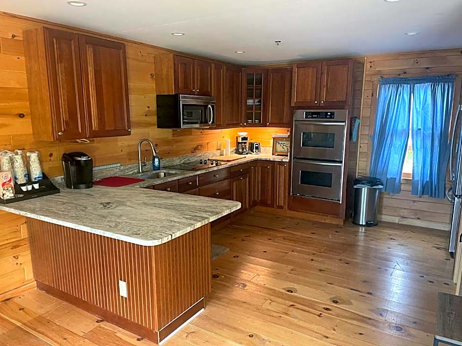 The Eggemoggin Reach Inn