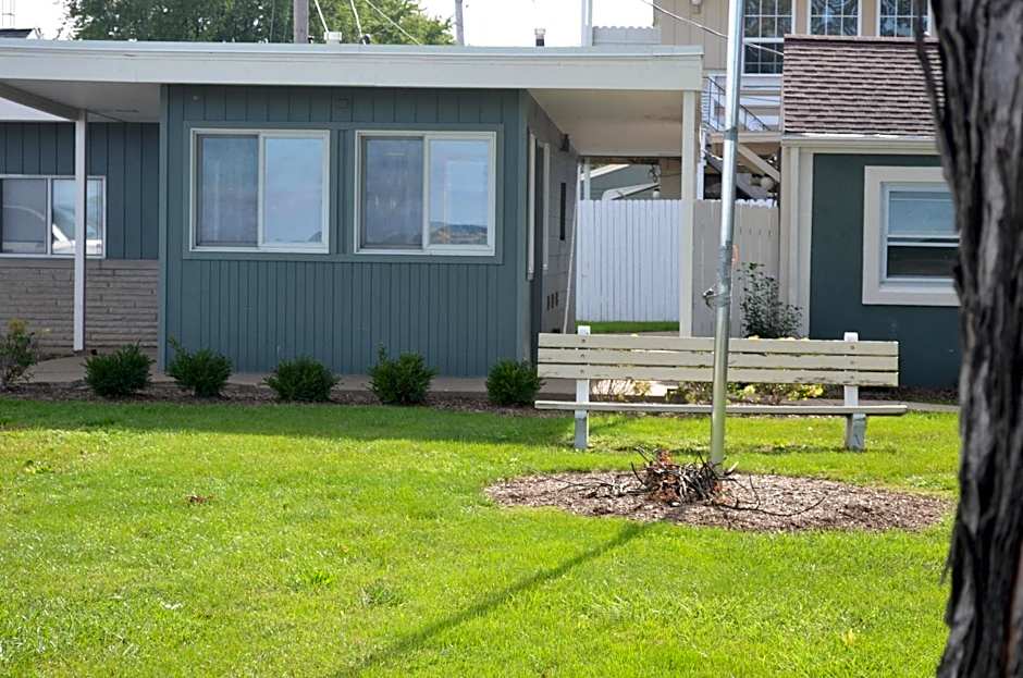 The Cedar Motel