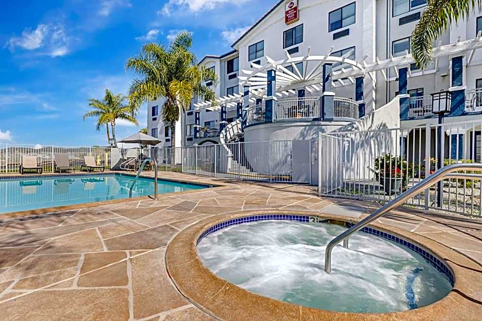 Best Western Plus Lake Elsinore Inn & Suites